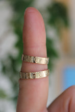 Load image into Gallery viewer, 14k Gold Filled Daisy Band