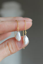 Load image into Gallery viewer, 14k Gold Fill + Pearl Threader Earrings
