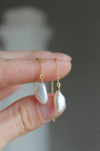 Load image into Gallery viewer, 14k Gold Fill + Pearl Threader Earrings
